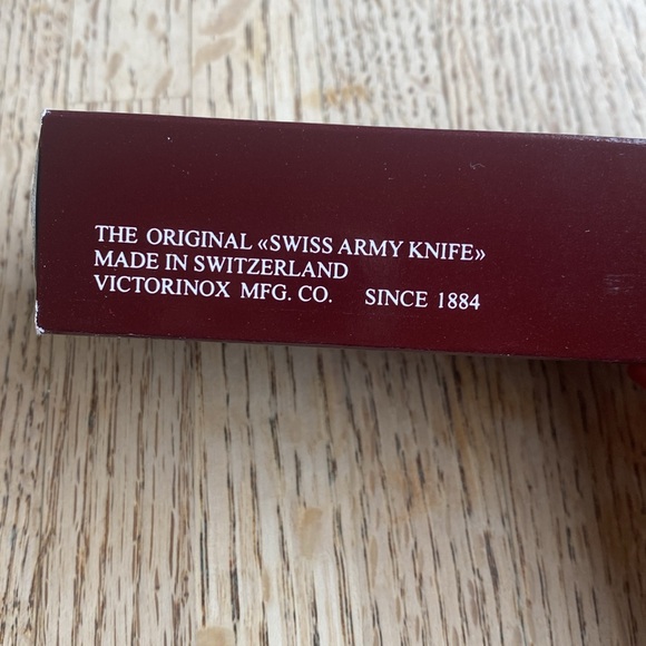 Swiss Army Multi-tool , Marlboro/victorinox - Picture 5 of 5